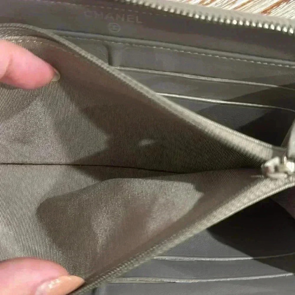 Chanel Gold Women's Wallet - Picture 11 of 14